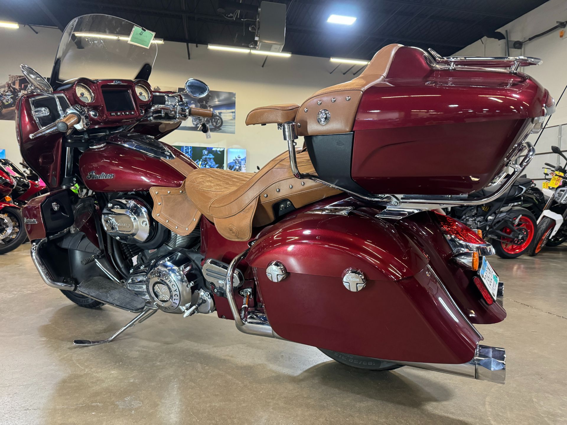 2018 Indian Motorcycle Roadmaster® Classic ABS in Eden Prairie, Minnesota - Photo 8