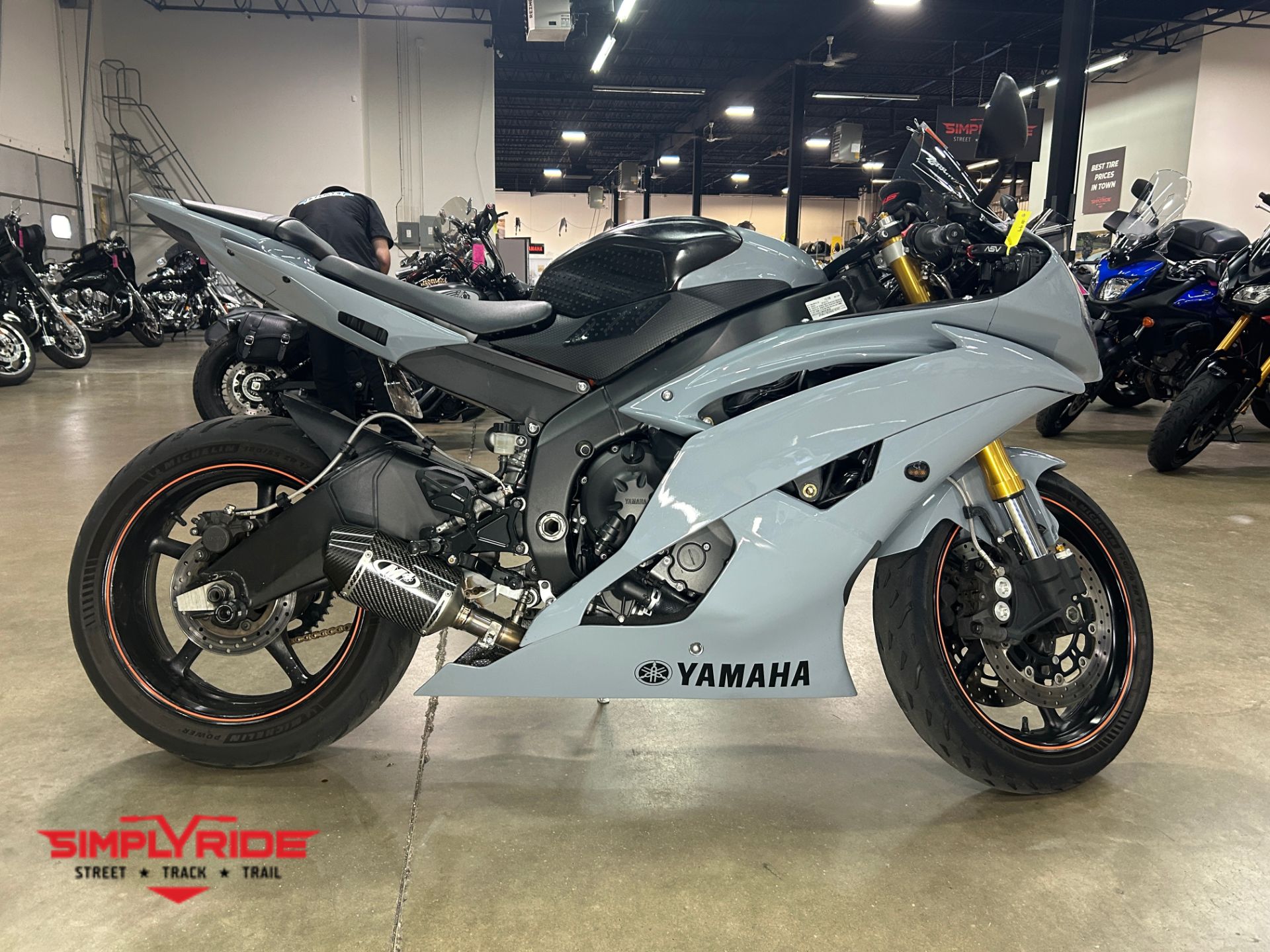 2009 Yamaha YZF-R6S in Eden Prairie, Minnesota - Photo 1