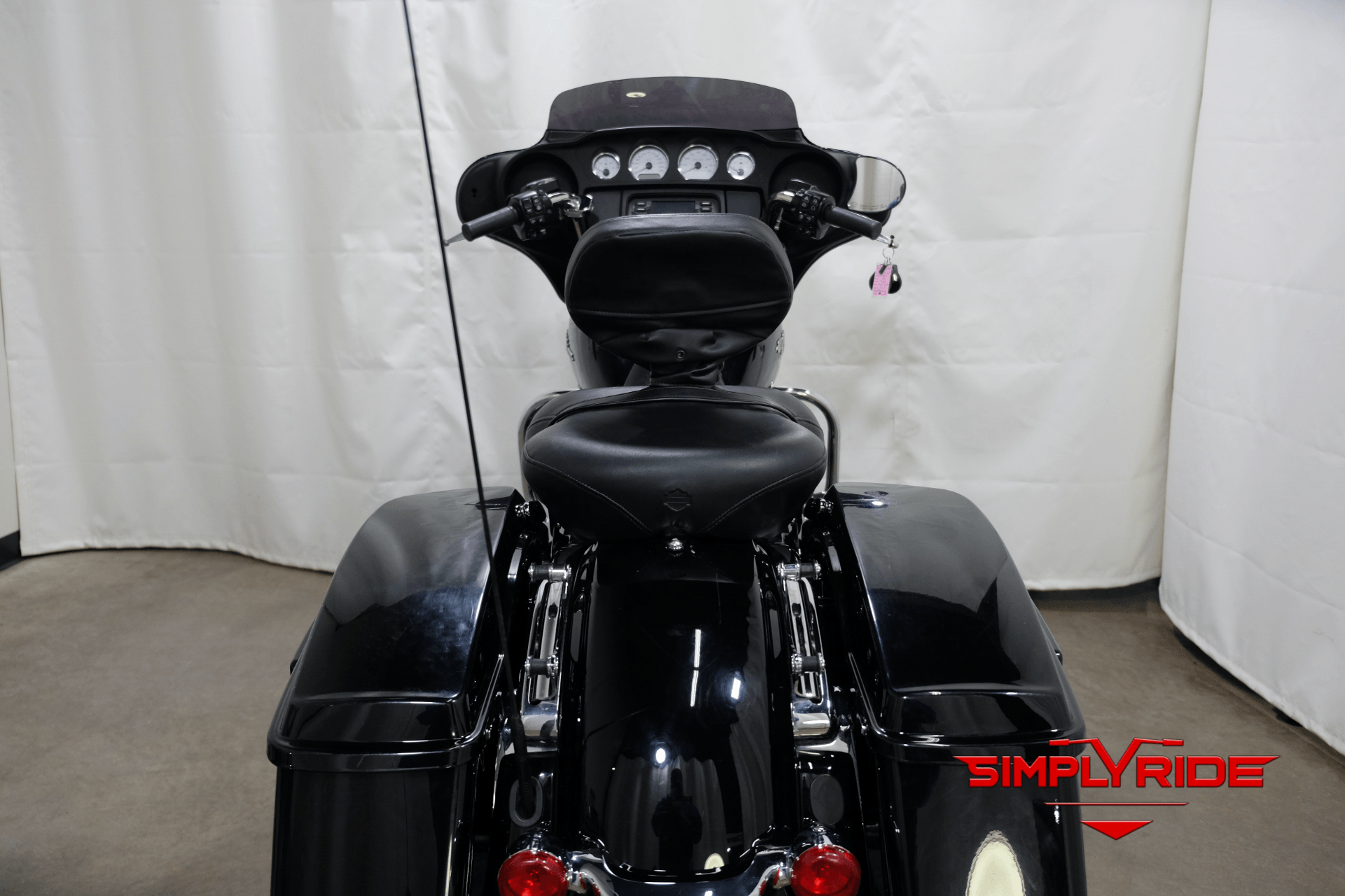 2014 Harley-Davidson Street Glide® in Eden Prairie, Minnesota - Photo 32
