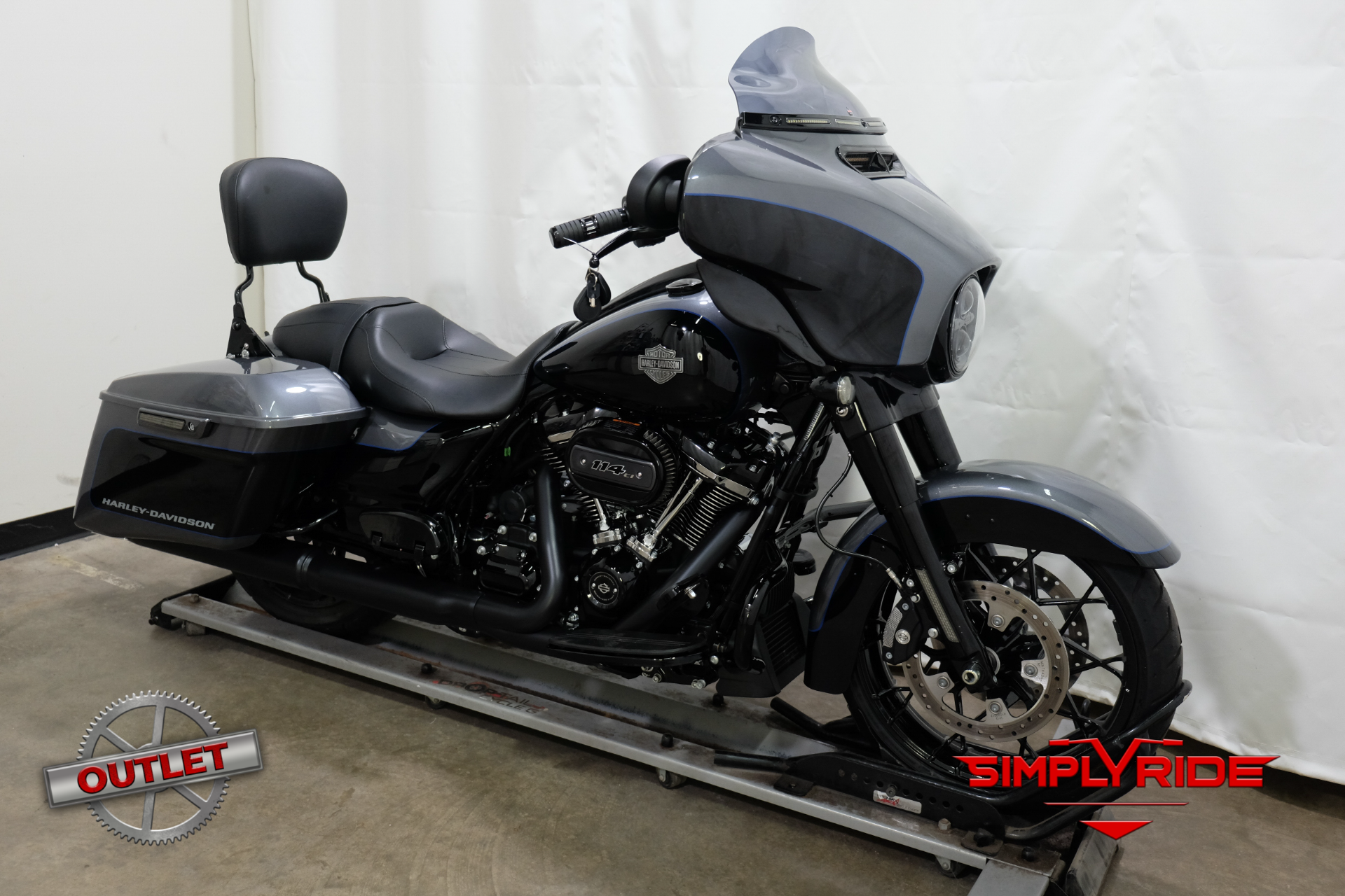 2021 Harley-Davidson Street Glide® Special in Eden Prairie, Minnesota - Photo 2