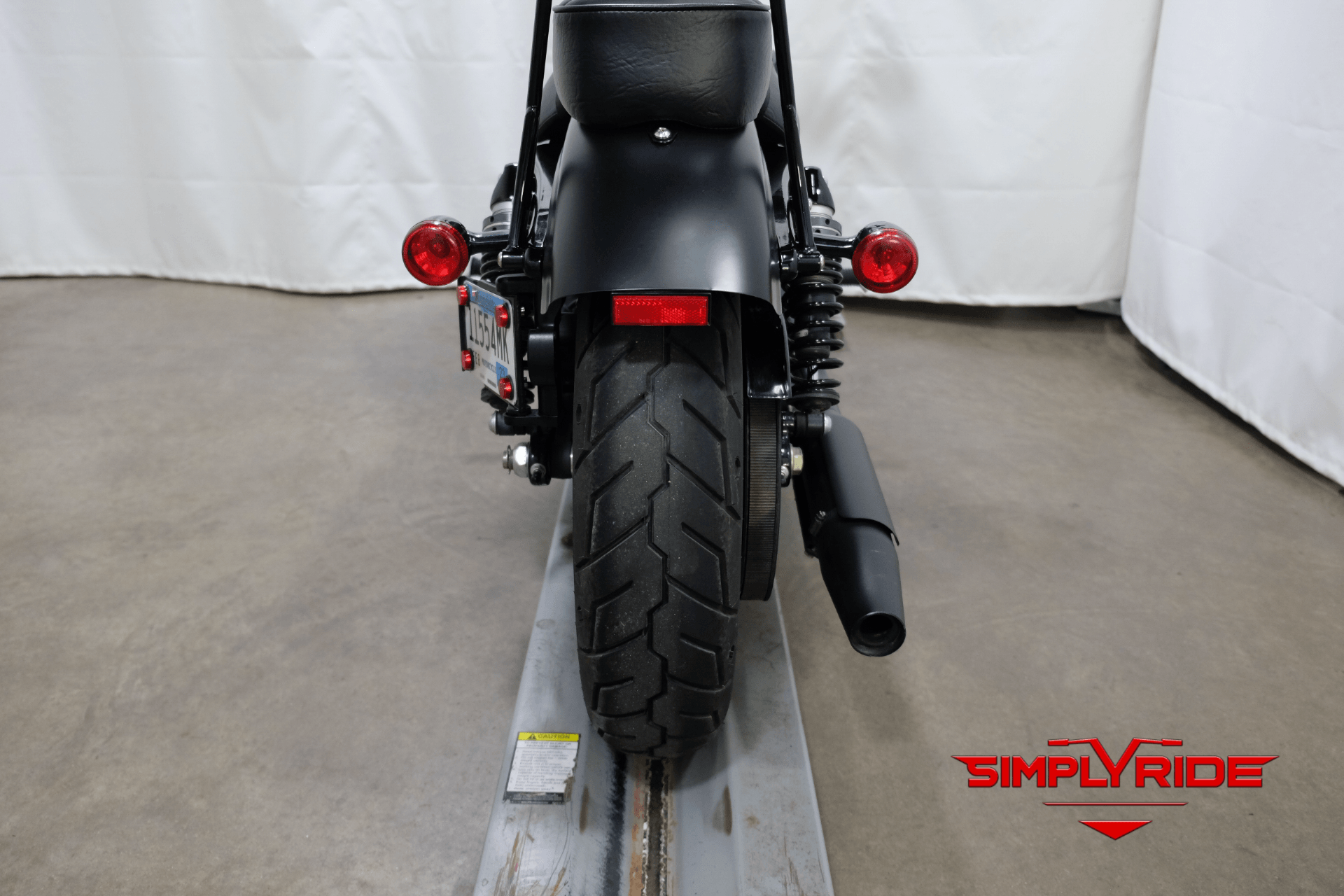 2017 Harley-Davidson Iron 883™ in Eden Prairie, Minnesota - Photo 16