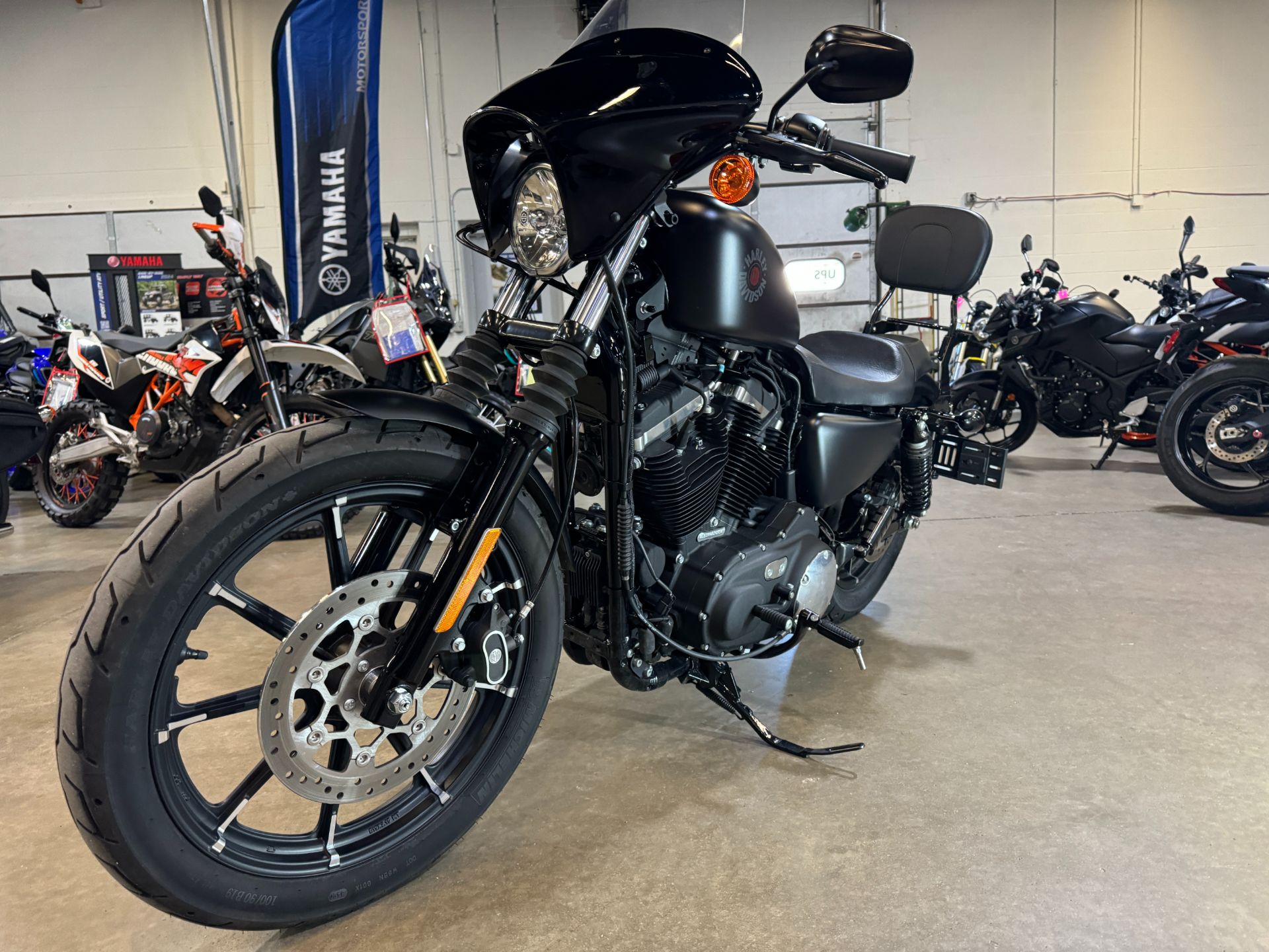 2017 Harley-Davidson Iron 883™ in Eden Prairie, Minnesota - Photo 8