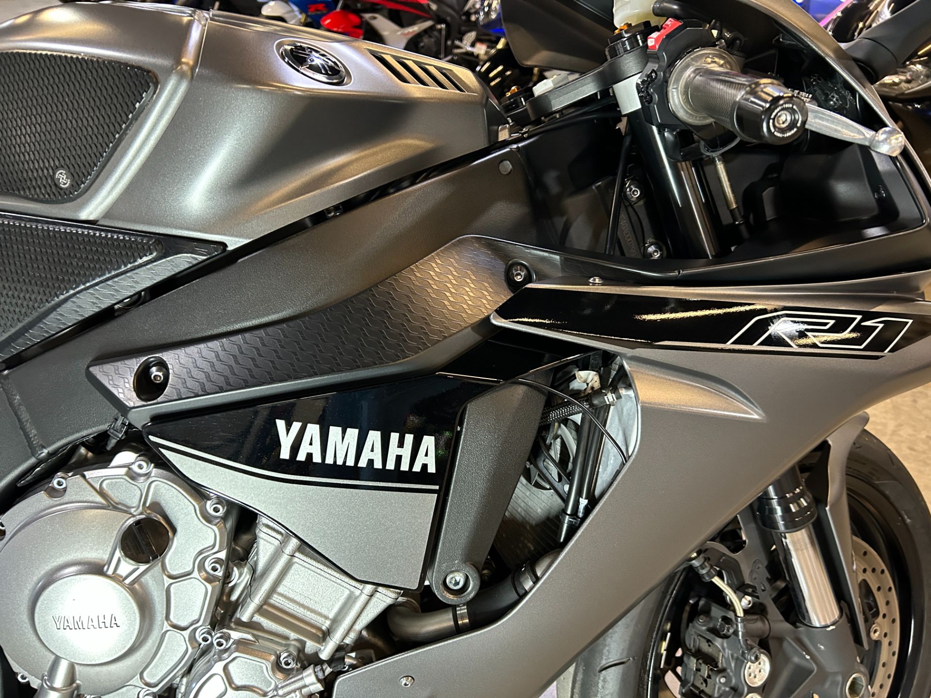 2016 Yamaha YZF-R1S in Eden Prairie, Minnesota - Photo 3