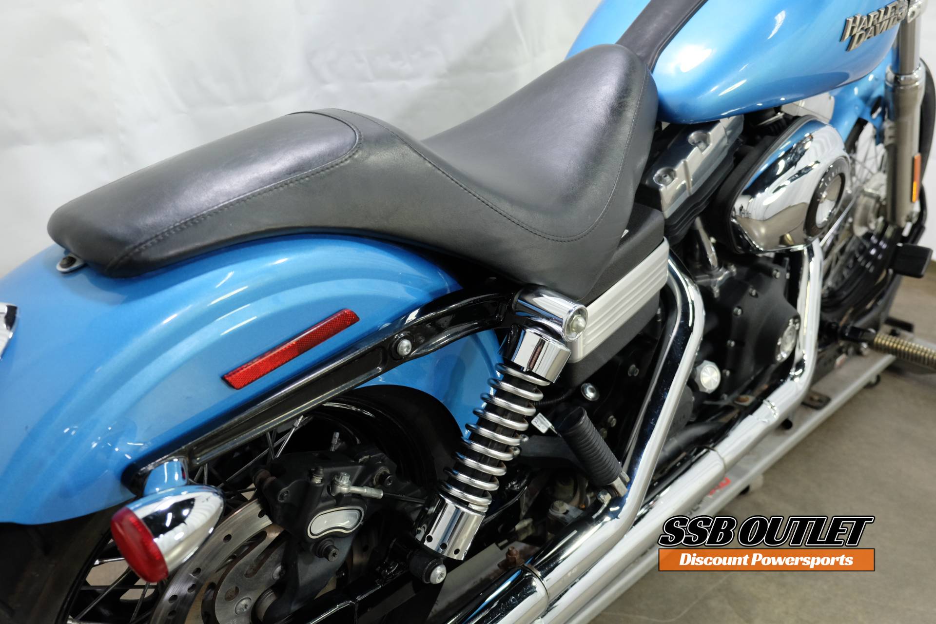 2011 Harley-Davidson Dyna® Street Bob® in Eden Prairie, Minnesota - Photo 7
