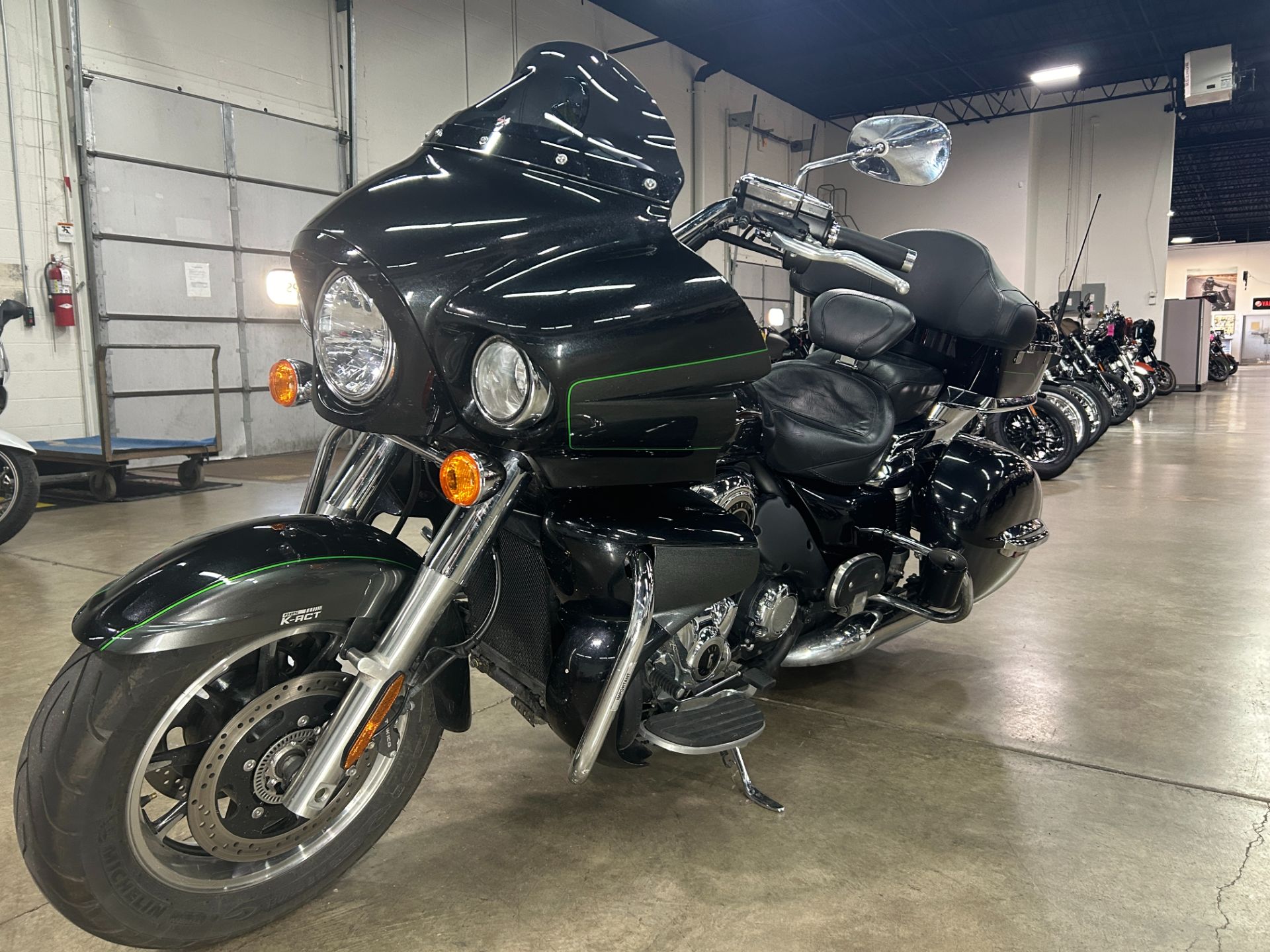 2017 Kawasaki Vulcan 1700 Voyager ABS in Eden Prairie, Minnesota - Photo 4