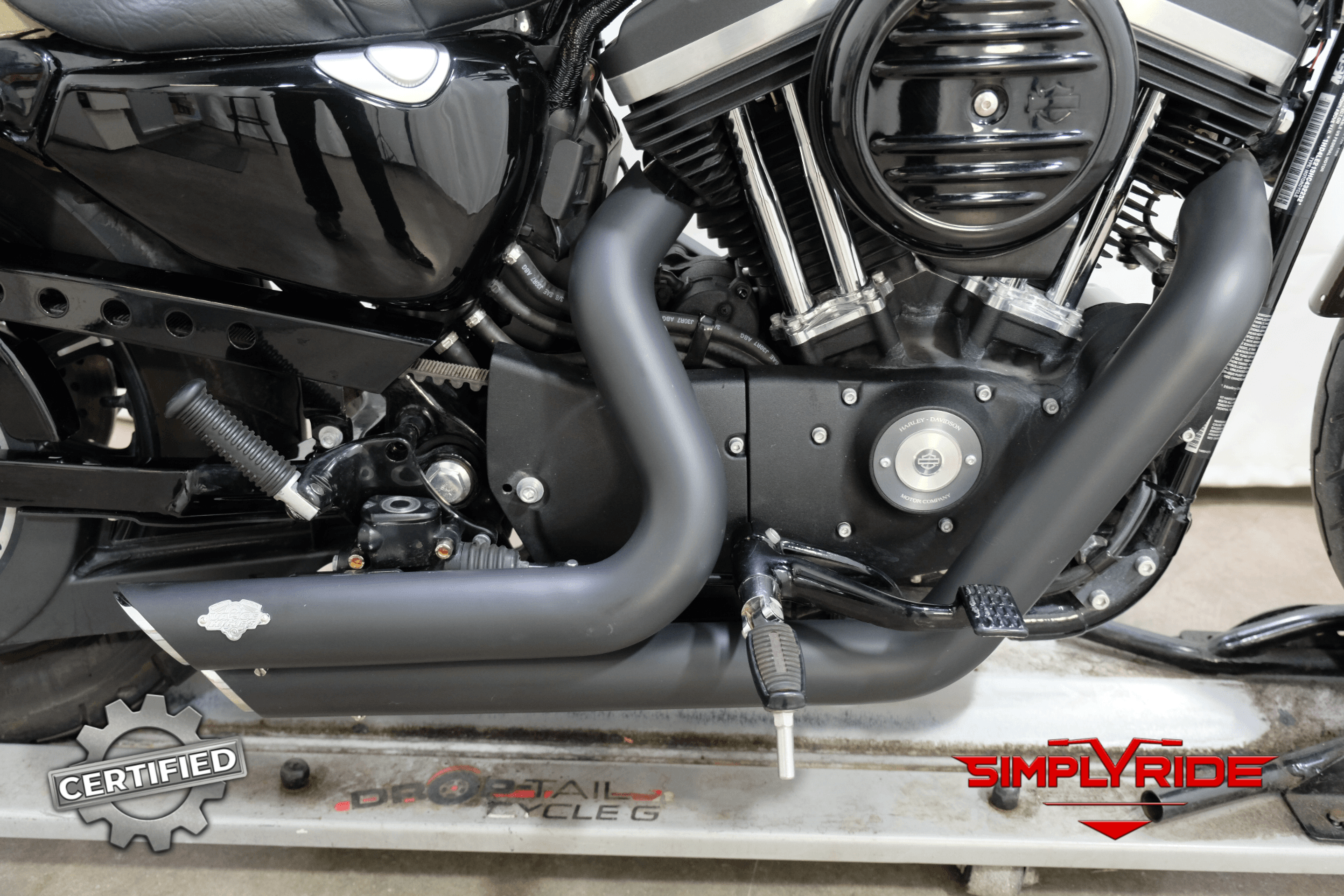 2017 Harley-Davidson Iron 883™ in Eden Prairie, Minnesota - Photo 23
