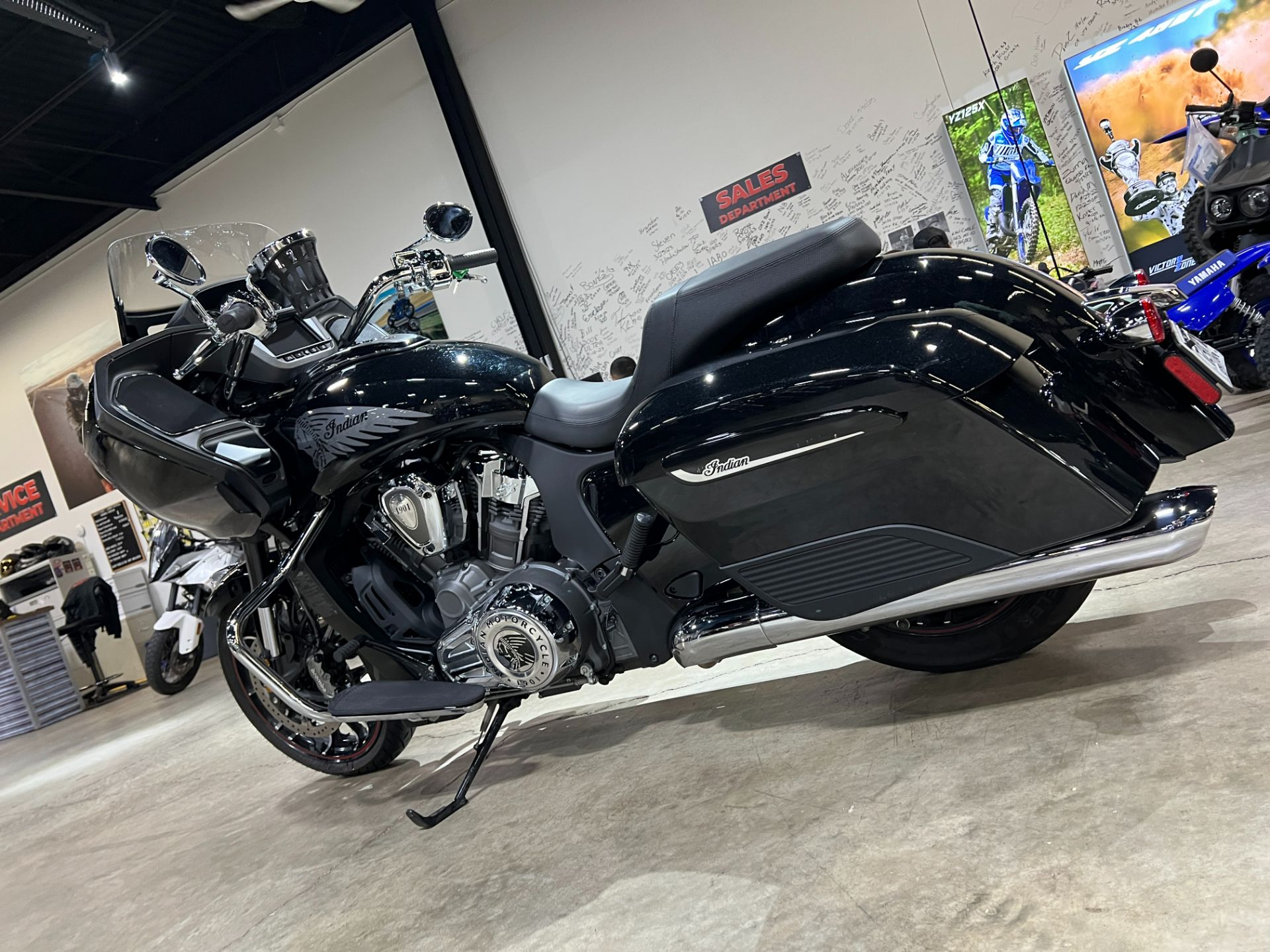 2020 Indian Motorcycle Challenger® Limited in Eden Prairie, Minnesota - Photo 5