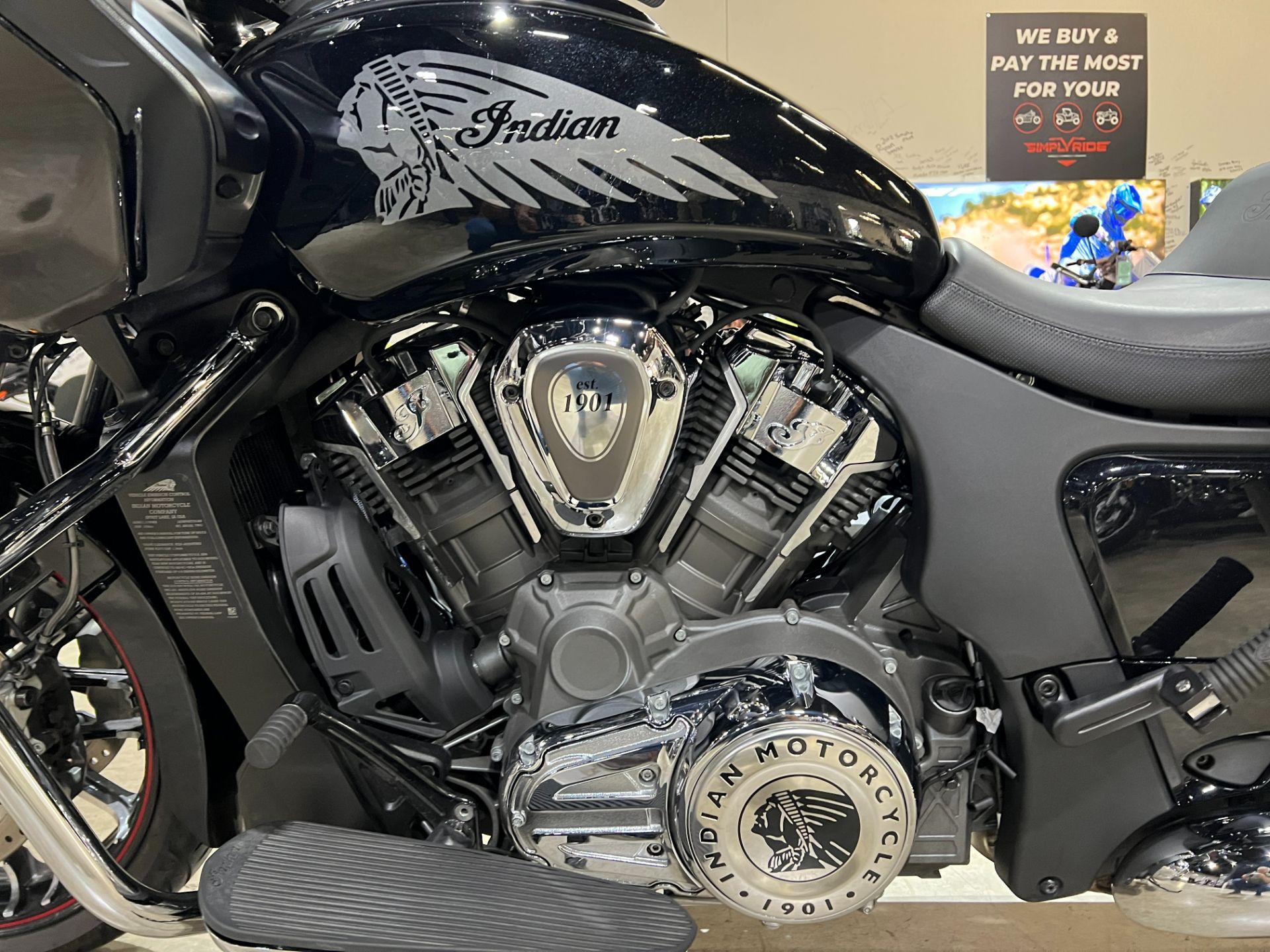 2020 Indian Motorcycle Challenger® Limited in Eden Prairie, Minnesota - Photo 6