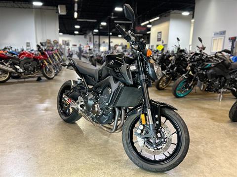 2016 Yamaha FZ-09 in Eden Prairie, Minnesota - Photo 2