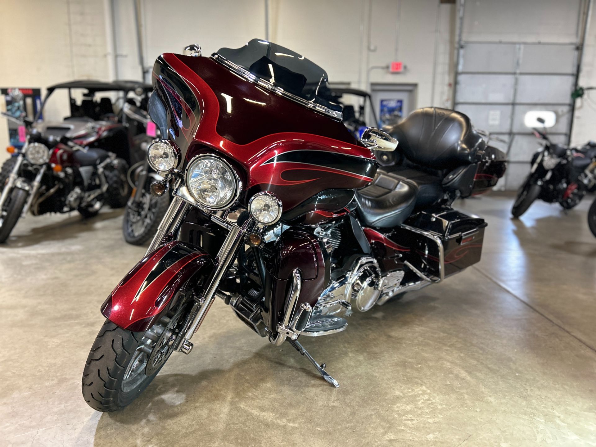 2013 Harley-Davidson CVO™ Ultra Classic® Electra Glide® in Eden Prairie, Minnesota - Photo 4