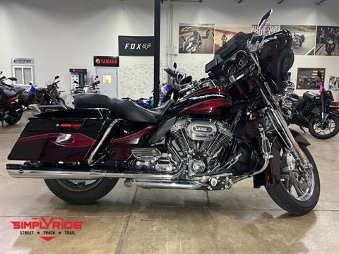 2013 Harley-Davidson CVO™ Ultra Classic® Electra Glide® in Eden Prairie, Minnesota