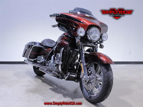 2013 Harley-Davidson CVO™ Ultra Classic® Electra Glide® in Eden Prairie, Minnesota