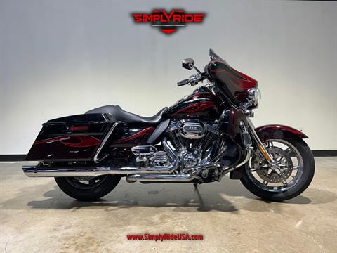 2013 Harley-Davidson CVO™ Ultra Classic® Electra Glide® in Eden Prairie, Minnesota