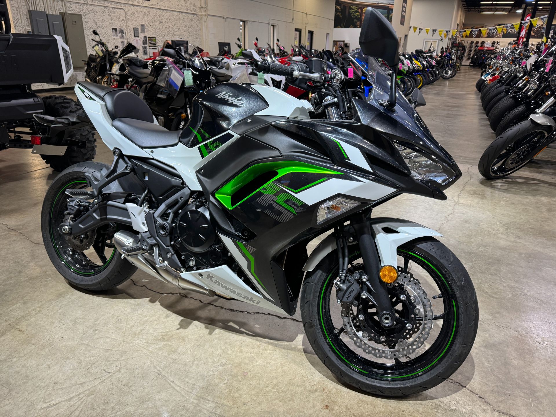 2022 Kawasaki Ninja 650 in Eden Prairie, Minnesota - Photo 2