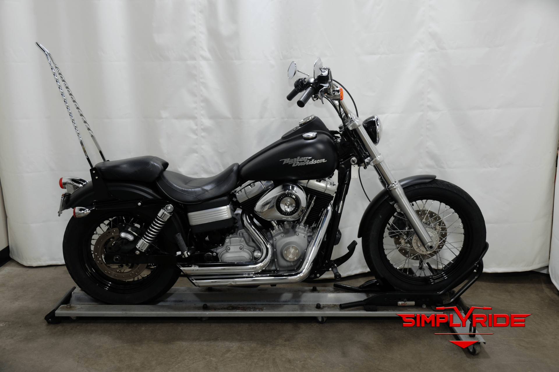 2009 Harley-Davidson Dyna® Street Bob® in Eden Prairie, Minnesota - Photo 1