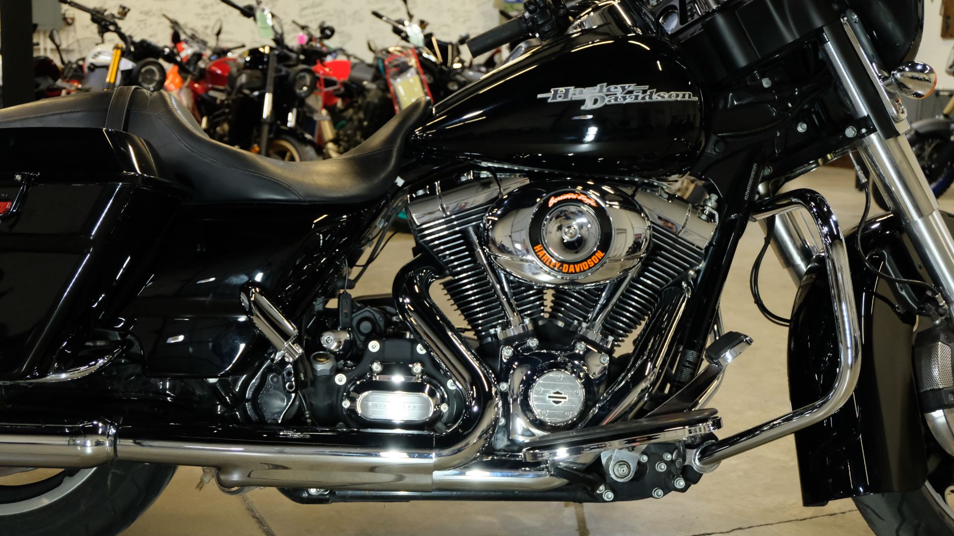 2011 Harley-Davidson Street Glide® in Eden Prairie, Minnesota - Photo 2