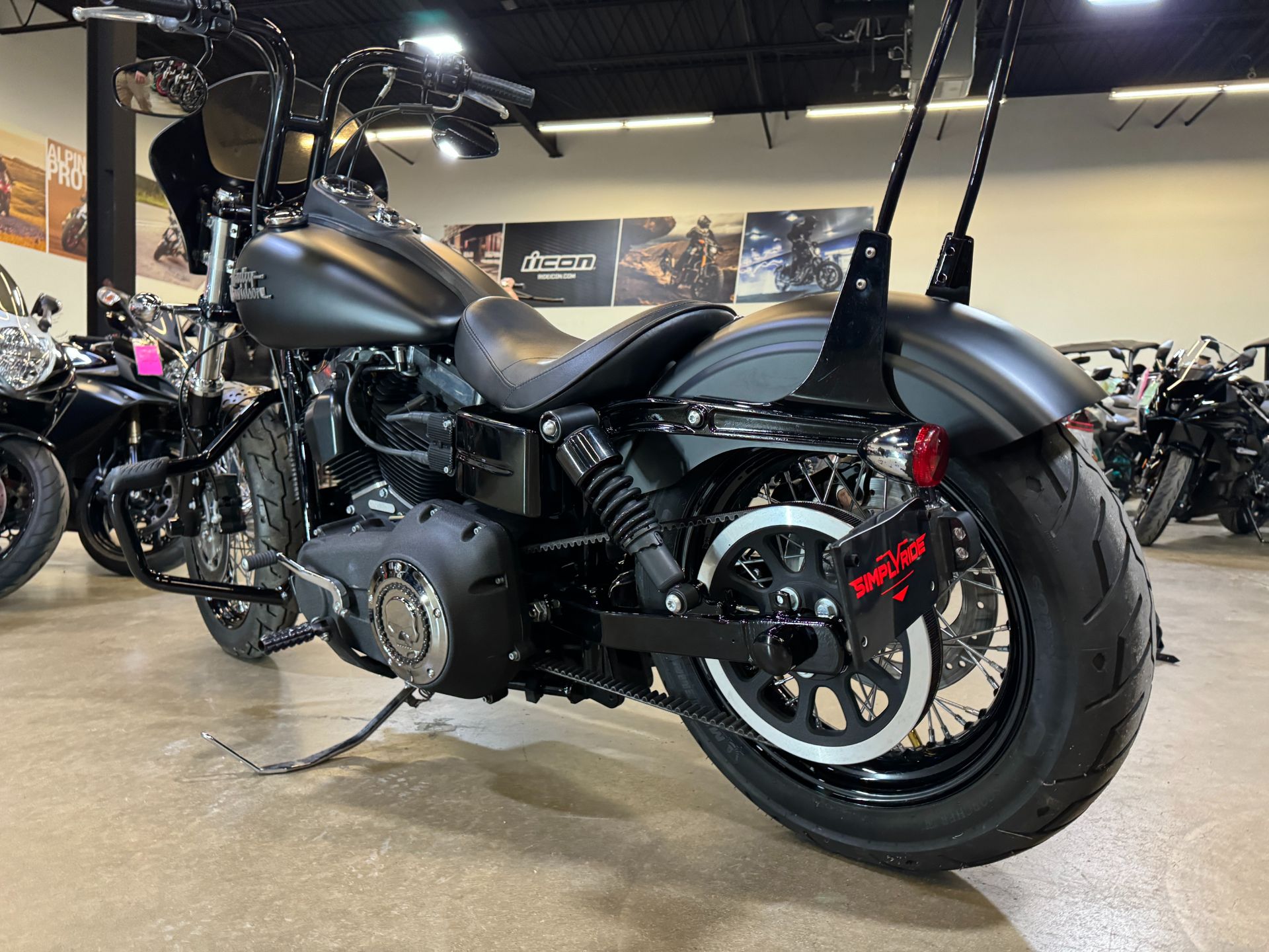 2014 Harley-Davidson Dyna® Street Bob® in Eden Prairie, Minnesota - Photo 7