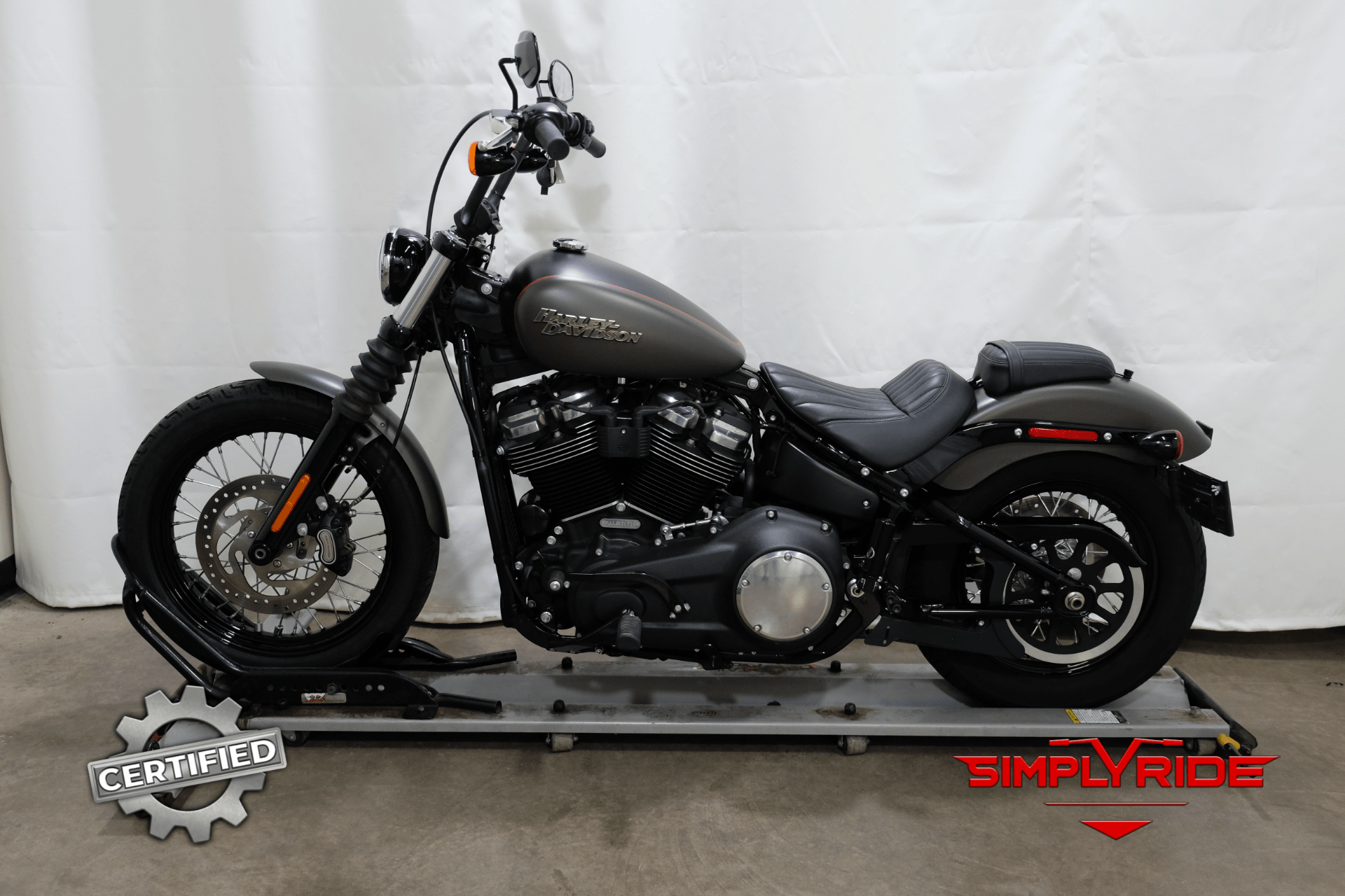 2018 Harley-Davidson Street Bob® 107 in Eden Prairie, Minnesota - Photo 5