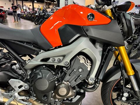 2014 Yamaha FZ-09 in Eden Prairie, Minnesota - Photo 2