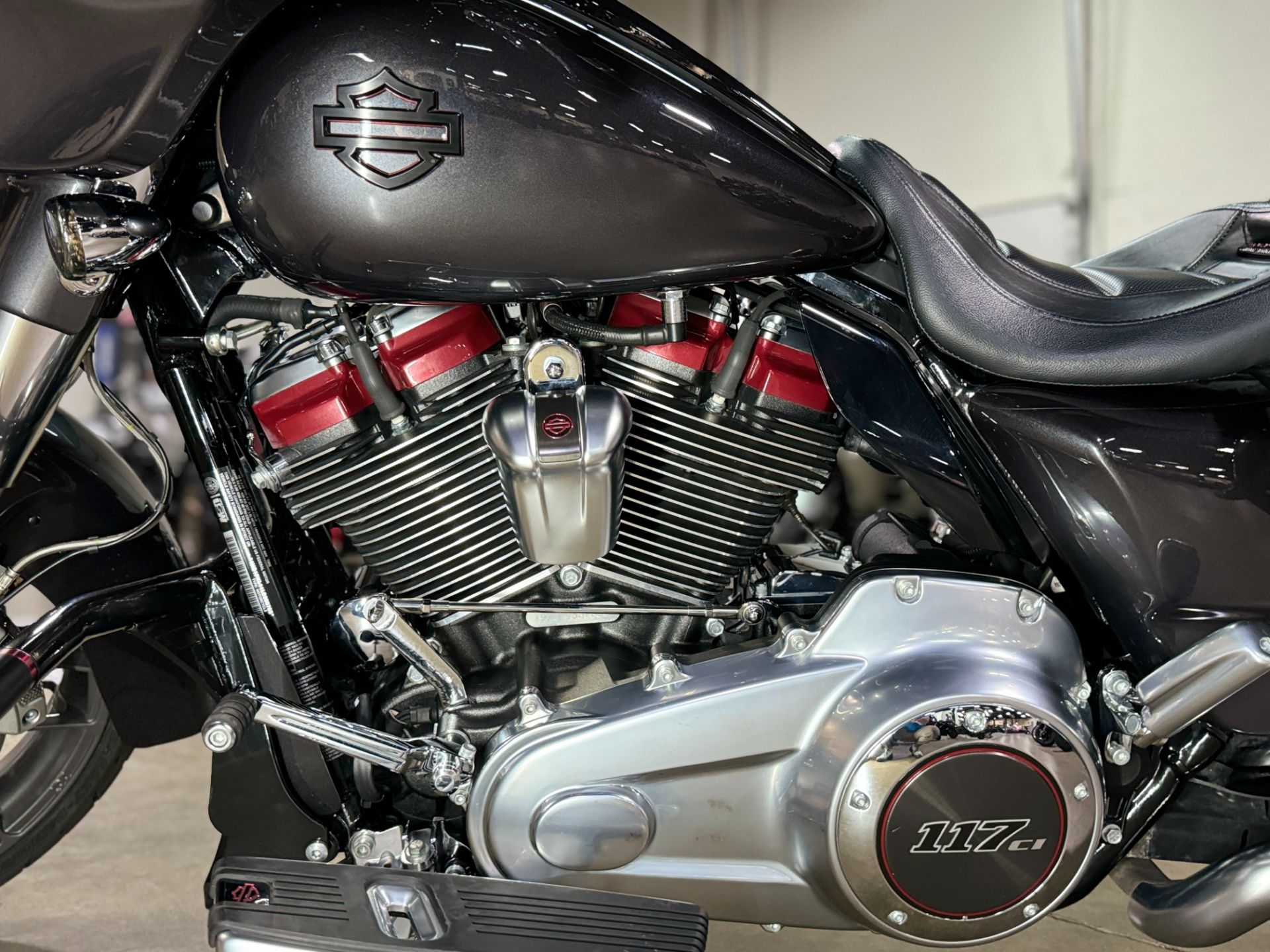 2020 Harley-Davidson CVO™ Street Glide® in Eden Prairie, Minnesota - Photo 11