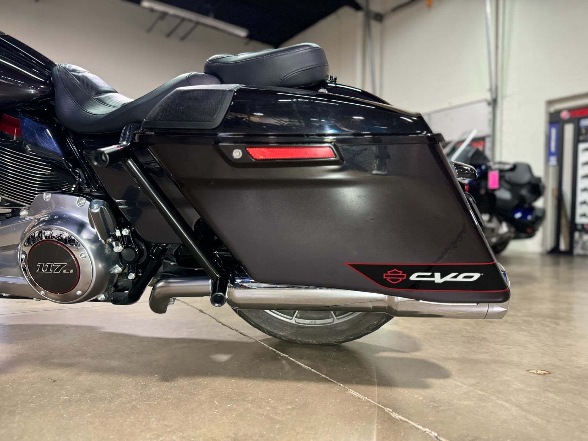 2020 Harley-Davidson CVO™ Street Glide® in Eden Prairie, Minnesota - Photo 16