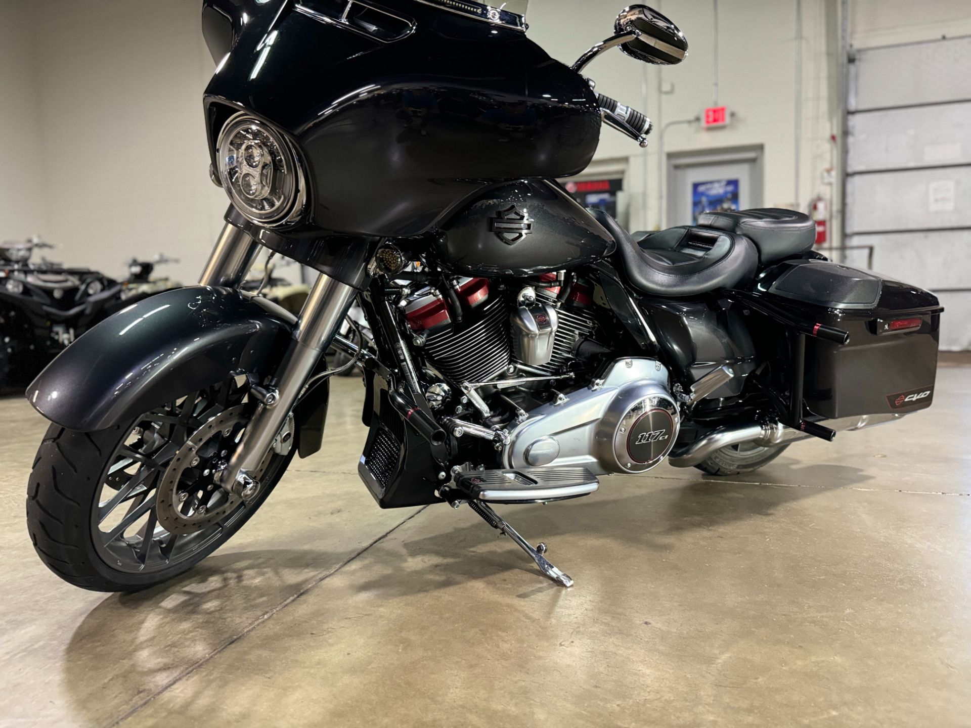 2020 Harley-Davidson CVO™ Street Glide® in Eden Prairie, Minnesota - Photo 17