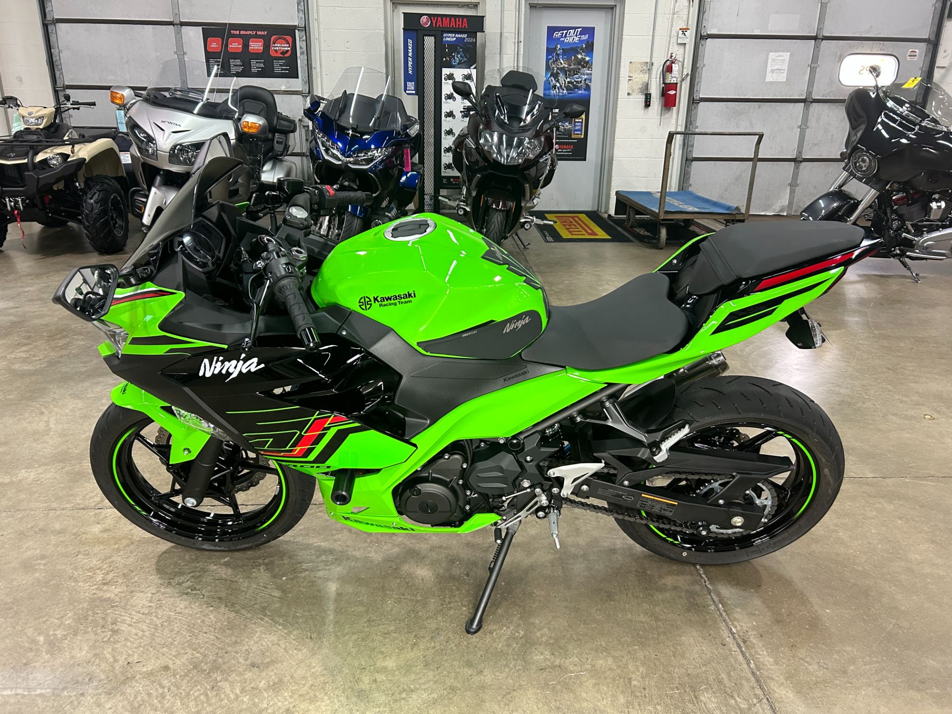 2023 Kawasaki Ninja 400 ABS KRT Edition in Eden Prairie, Minnesota - Photo 2