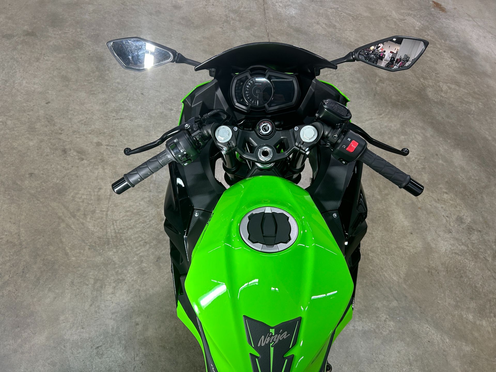 2023 Kawasaki Ninja 400 ABS KRT Edition in Eden Prairie, Minnesota - Photo 10