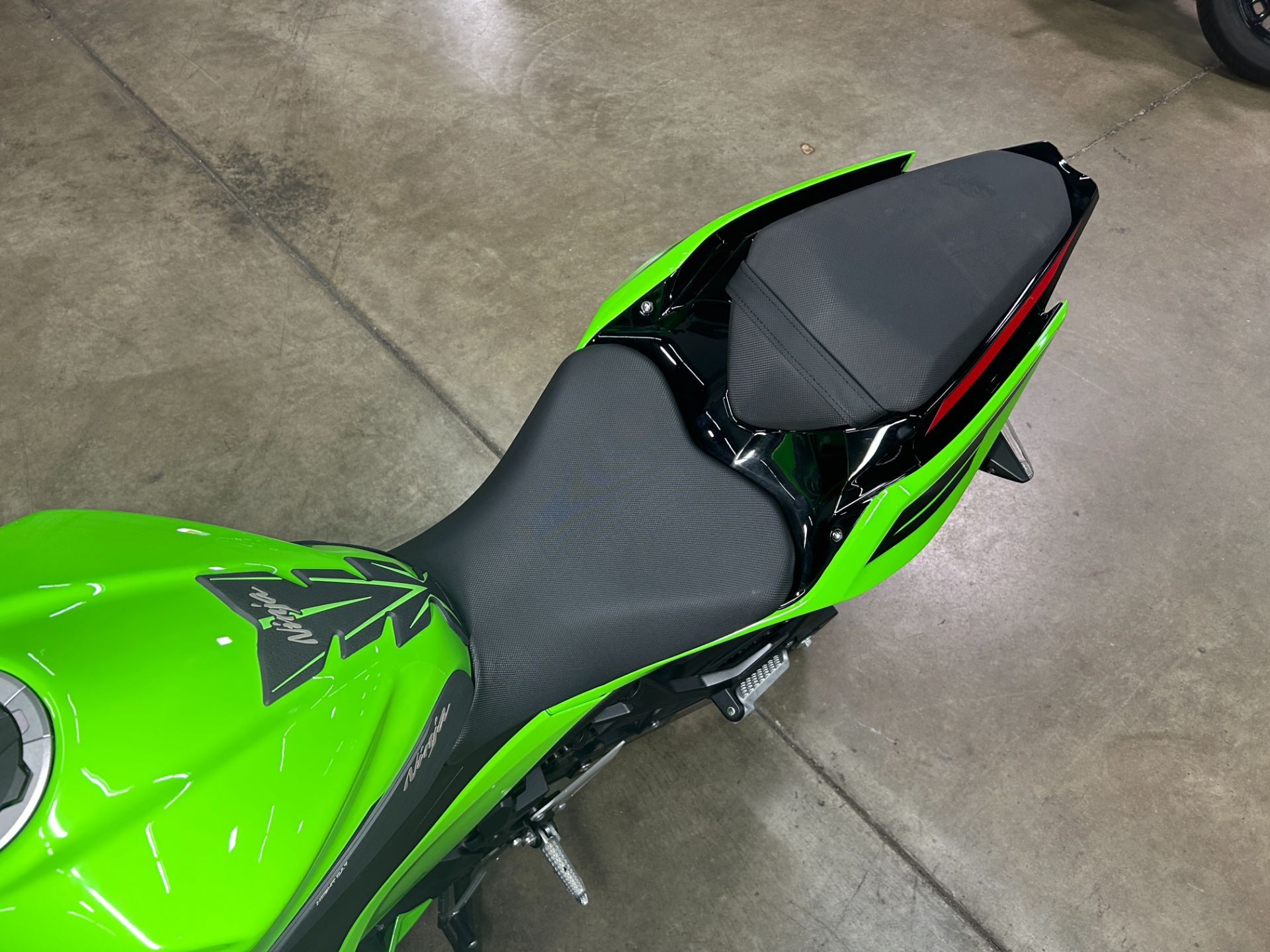 2023 Kawasaki Ninja 400 ABS KRT Edition in Eden Prairie, Minnesota - Photo 11