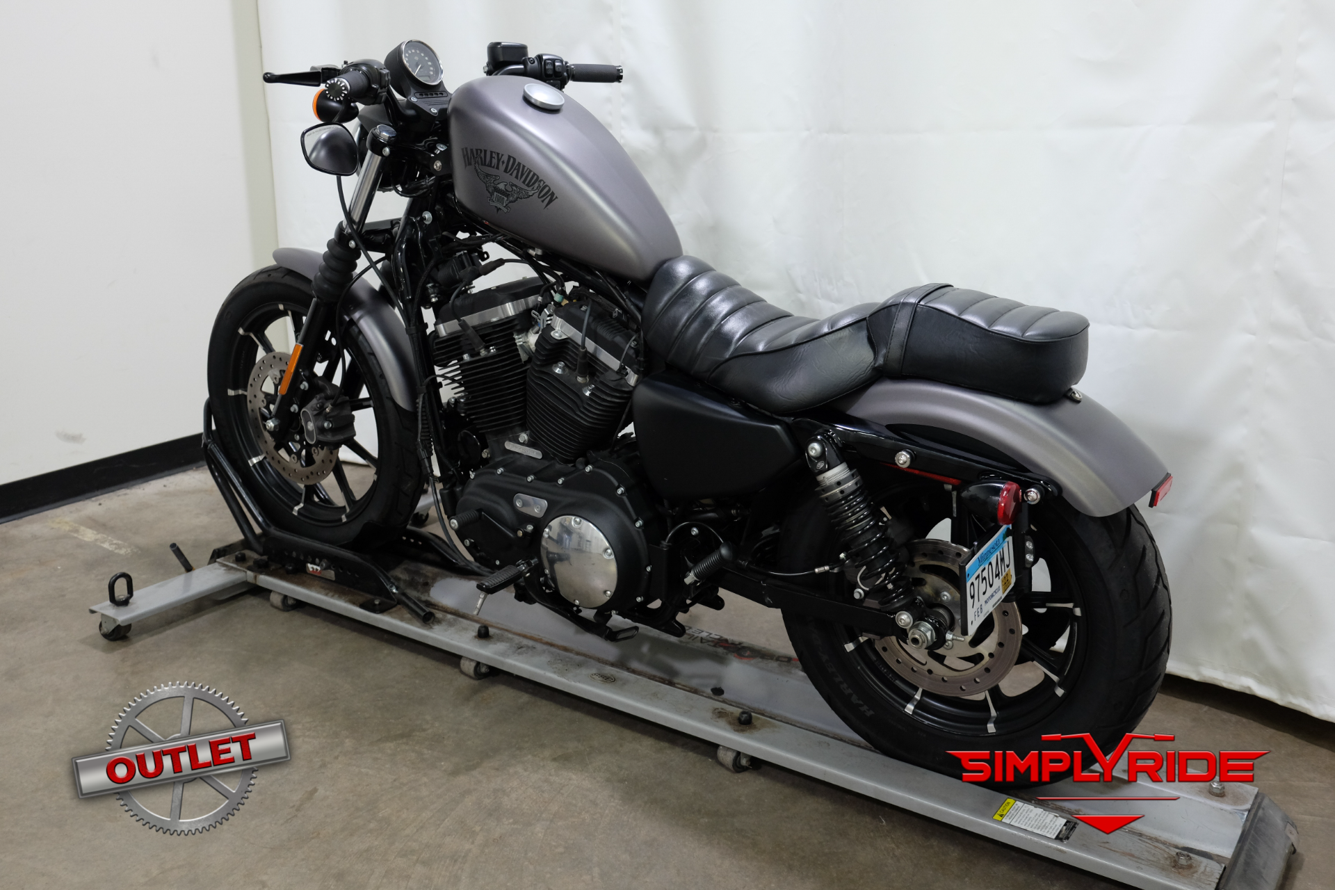 2016 Harley-Davidson Iron 883™ in Eden Prairie, Minnesota - Photo 6