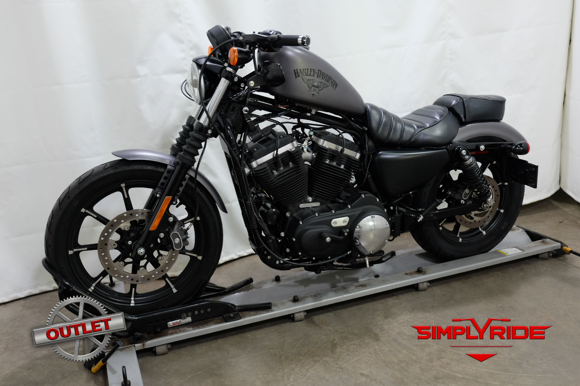 2016 Harley-Davidson Iron 883™ in Eden Prairie, Minnesota - Photo 4