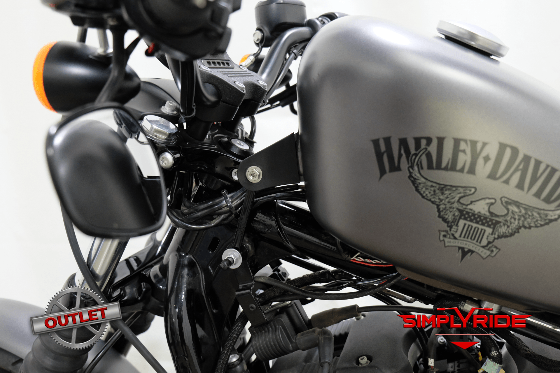 iron 883 fuel tank