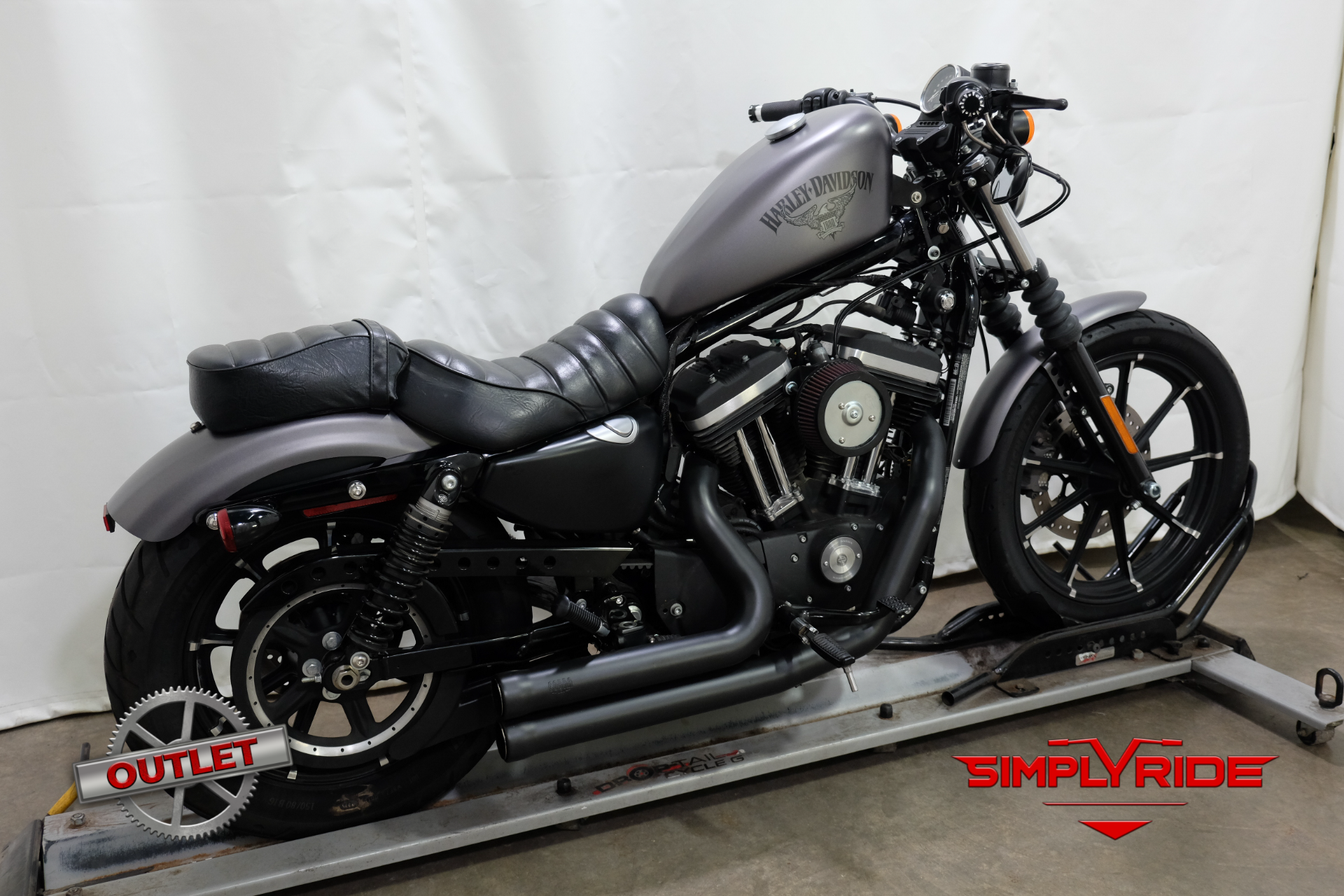 2016 Harley-Davidson Iron 883™ in Eden Prairie, Minnesota - Photo 8