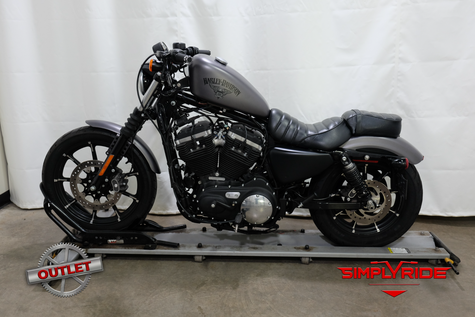 2016 Harley-Davidson Iron 883™ in Eden Prairie, Minnesota - Photo 5
