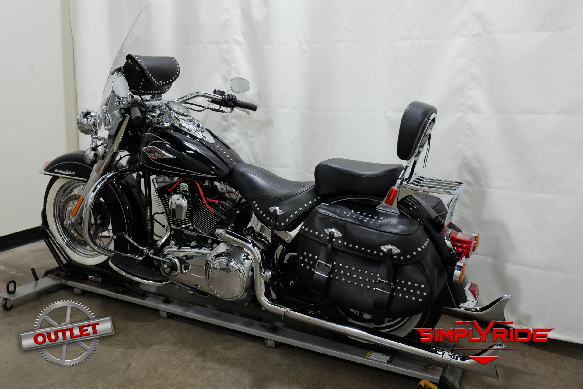 2010 Harley-Davidson Heritage Softail® Classic in Eden Prairie, Minnesota - Photo 6