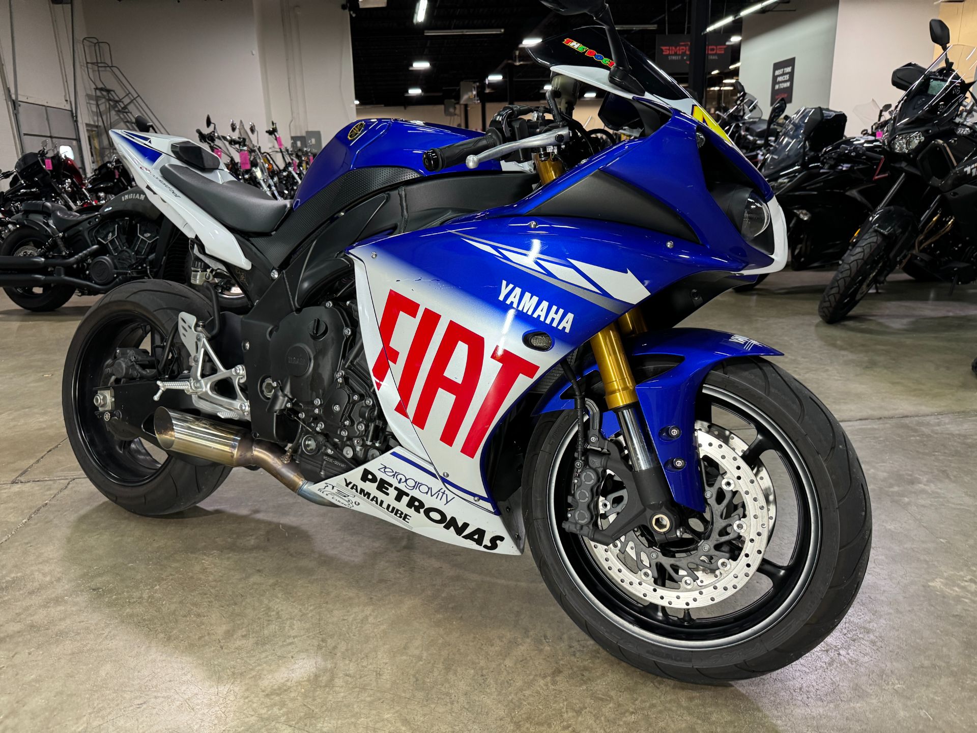 2010 Yamaha YZF-R1 LE in Eden Prairie, Minnesota - Photo 2