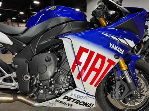 2010 Yamaha YZF-R1 LE in Eden Prairie, Minnesota - Photo 5