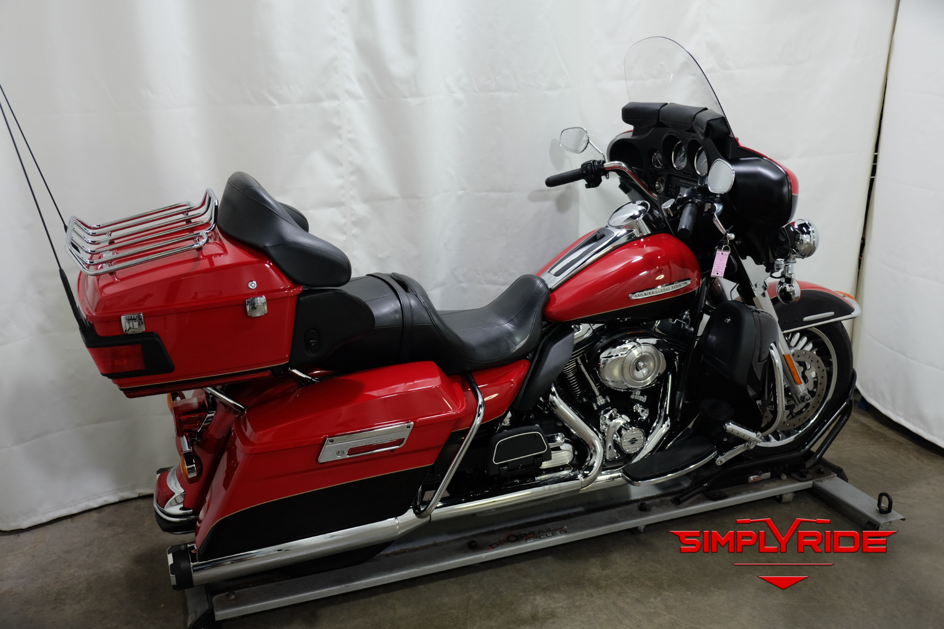 2011 Harley-Davidson Electra Glide® Ultra Limited in Eden Prairie, Minnesota - Photo 8
