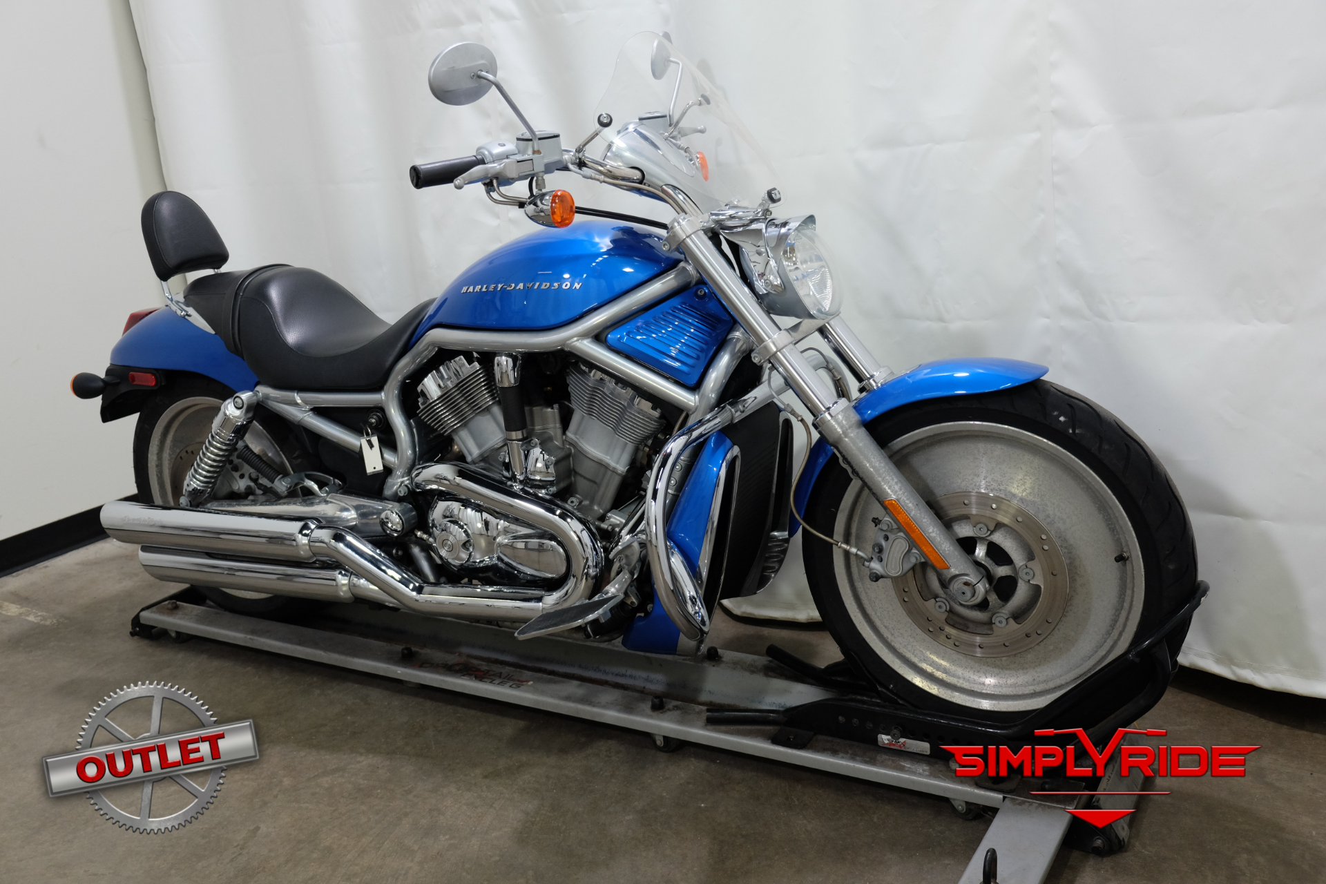 2004 Harley-Davidson VRSCA V-Rod® in Eden Prairie, Minnesota - Photo 2