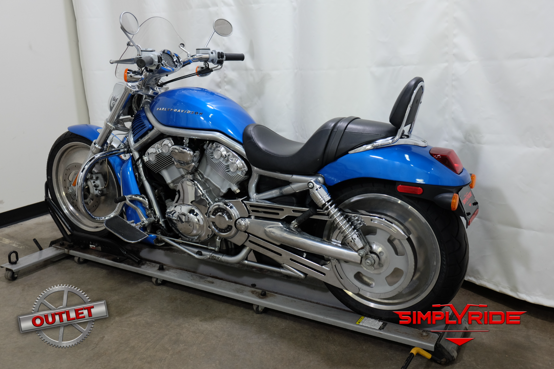 2004 Harley-Davidson VRSCA V-Rod® in Eden Prairie, Minnesota - Photo 6