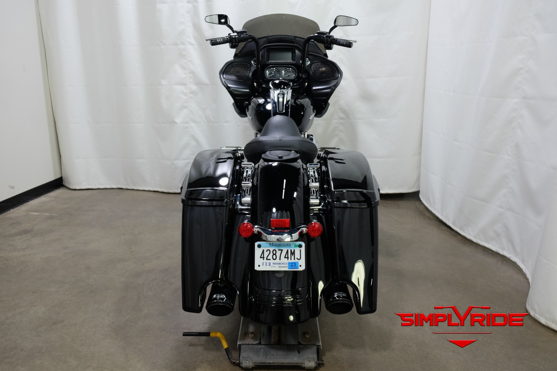 2015 Harley-Davidson Road Glide® in Eden Prairie, Minnesota - Photo 7