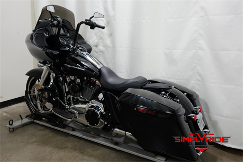 2015 Harley-Davidson Road Glide® in Eden Prairie, Minnesota - Photo 6