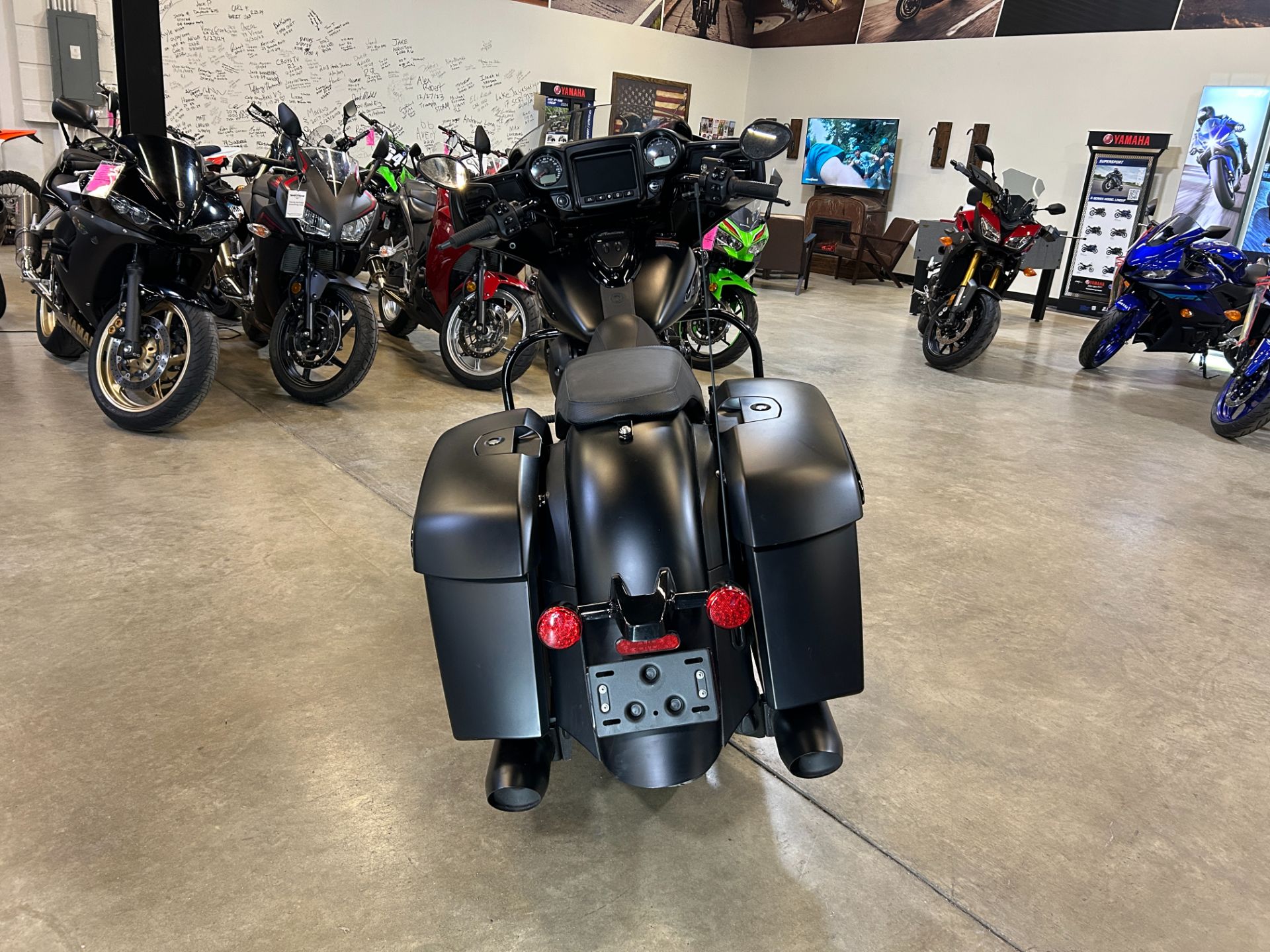 2023 Indian Motorcycle Chieftain® Dark Horse® in Eden Prairie, Minnesota - Photo 10