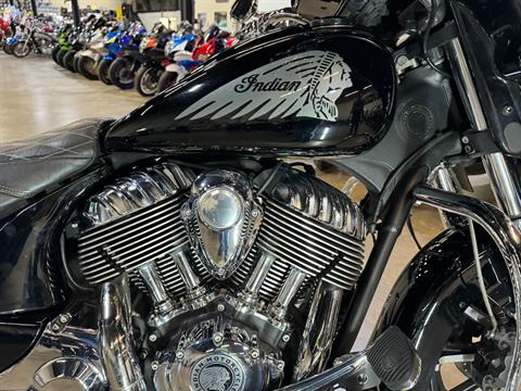 2017 Indian Motorcycle Chieftain® Limited in Eden Prairie, Minnesota - Photo 2