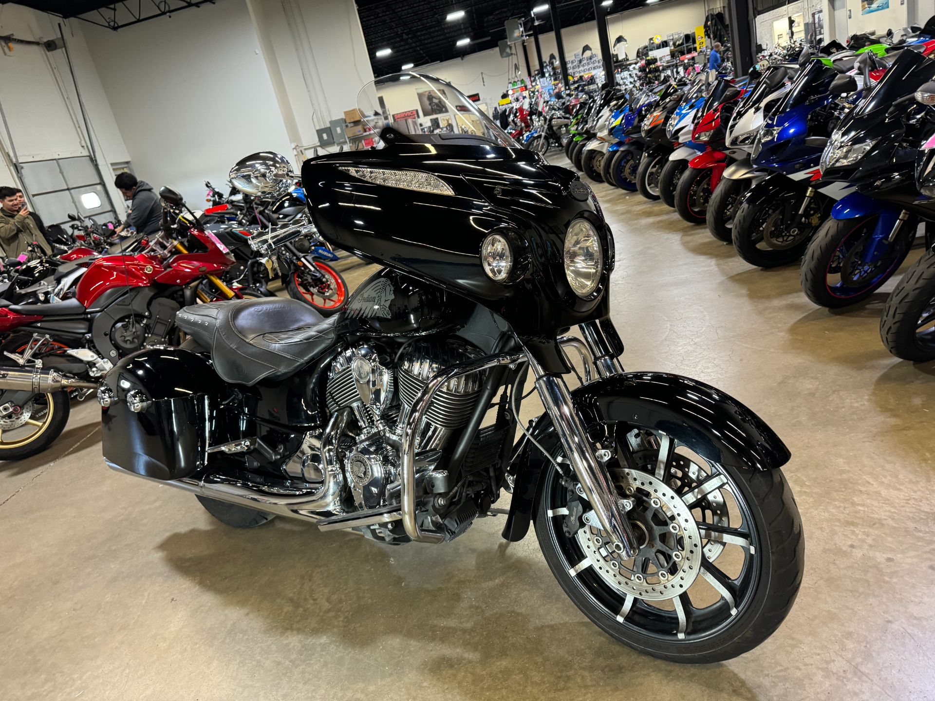 2017 Indian Motorcycle Chieftain® Limited in Eden Prairie, Minnesota - Photo 3