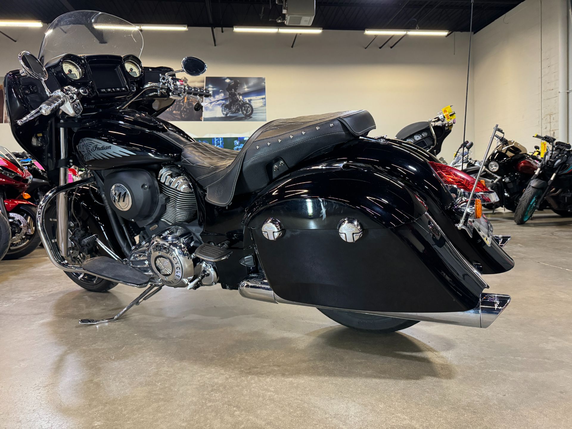 2017 Indian Motorcycle Chieftain® Limited in Eden Prairie, Minnesota - Photo 7