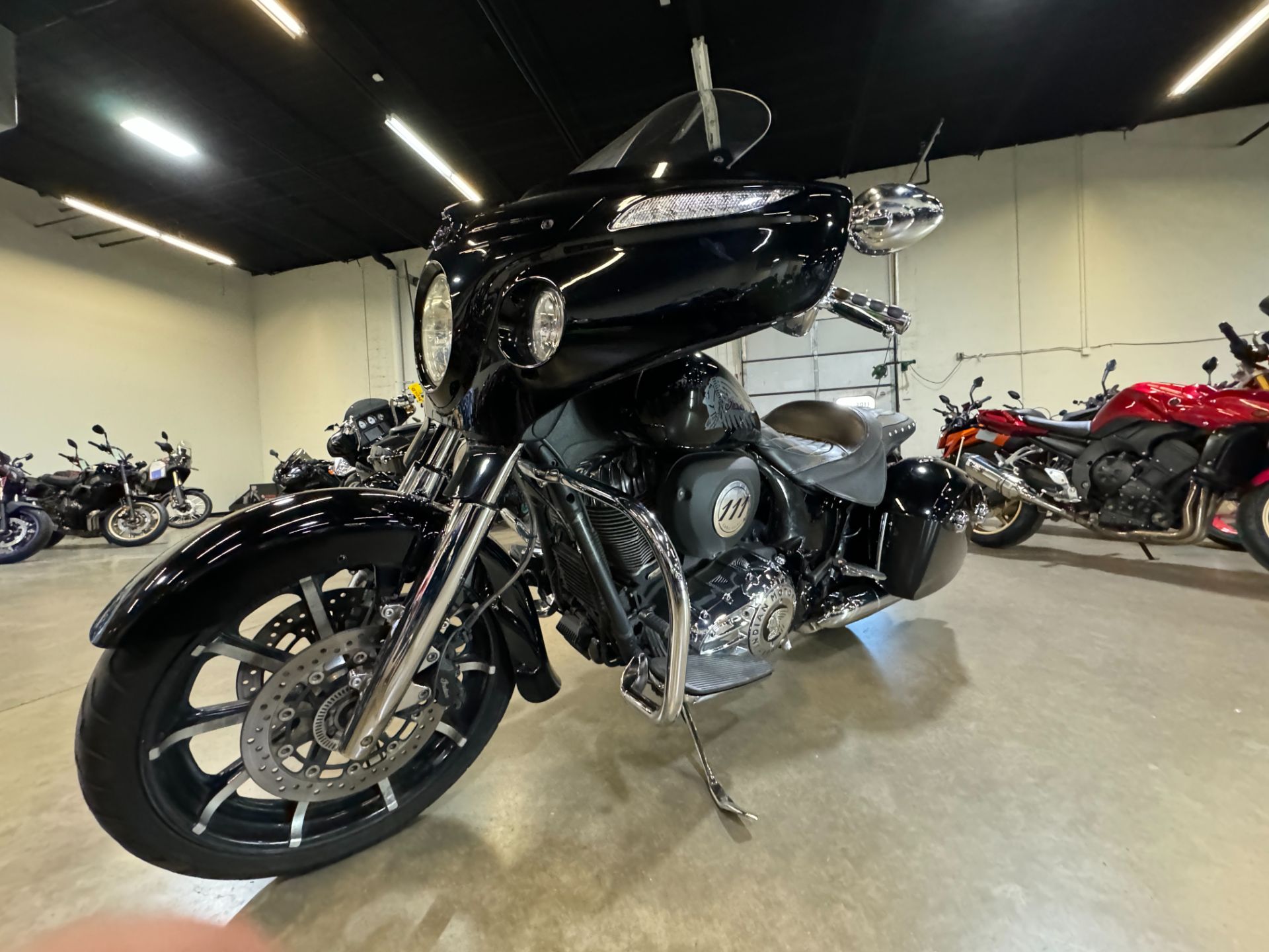 2017 Indian Motorcycle Chieftain® Limited in Eden Prairie, Minnesota - Photo 8