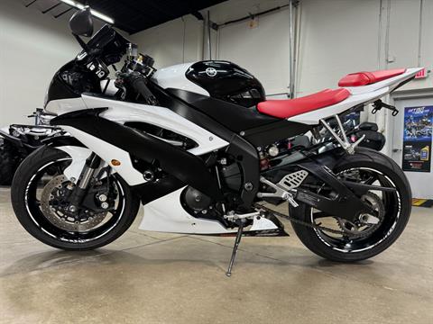 2011 Yamaha YZF-R6 in Eden Prairie, Minnesota - Photo 10