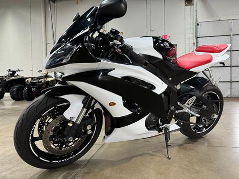 2011 Yamaha YZF-R6 in Eden Prairie, Minnesota - Photo 8