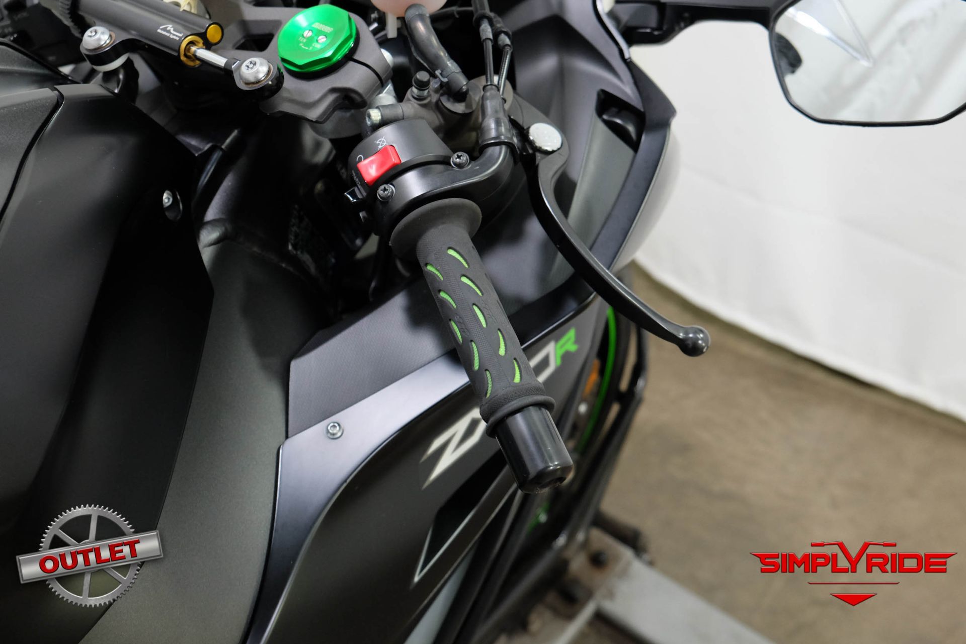 2015 Kawasaki Ninja® ZX™-10R in Eden Prairie, Minnesota - Photo 14